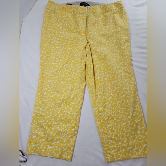 Talbots Curvy Crop Capri Pants Womens 16WPCanary Yellow White Flat Front  - Picture 1 of 6